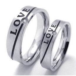 Lindo Design, Cores Brilhantes Para Ter Uma Reputação Duradoura. Anel De Titânio