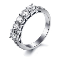 Anel Feminino De Titânio Com Desempenho Confiável E Strass