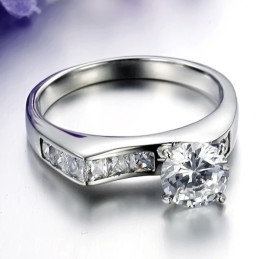 Anel De Titânio Feminino De Qualidade Estável Com Strass
