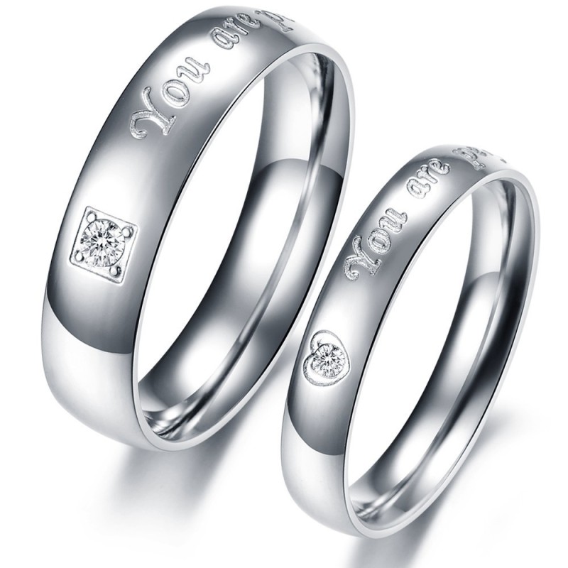 Anel De Titânio Com Strass E Qualidade E Quantidade Garantidas Para Amantes Anel De Titânio Com Strass E Qualidade E Quantidade Garantidas Para Amantes