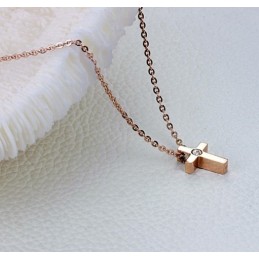 Colar De Titânio Com Cruz E Strass The Queen Of Quality