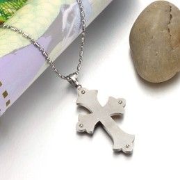 Colar Feminino De Titânio Com Cruz E Strass Completo Em Especificações