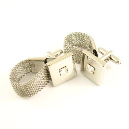 Abotoaduras De Titânio Com Design Especial E Diamante