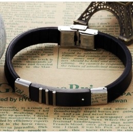 Pulseira De Couro De Titânio Preto Durável Em Uso