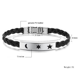 Pulseira De Couro De Titânio Durável Em Uso