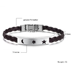 Pulseira De Couro De Titânio Durável Em Uso