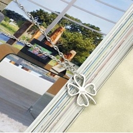 Colar De Titânio Com Revestimento De Platina Em Formato De Trevo Feminino Fácil De Usar