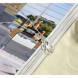 Colar De Titânio Com Revestimento De Platina Em Formato De Trevo Feminino Fácil De Usar
