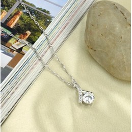 Colar Feminino De Titânio Com Banho De Platina E Diamante De Excelente Qualidade