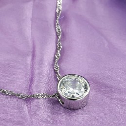 Colar Feminino De Titânio Com Banho De Platina E Strass Para Ter Uma Longa História