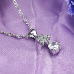 Colar De Titânio Com Banho De Platina E Strass Feminino The Queen Of Quality Star