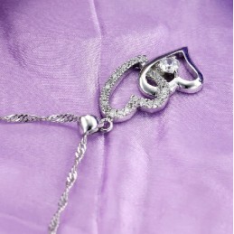 Colar De Titânio Banhado A Platina Com Pingente De Coração Feminino Da Rainha Da Qualidade