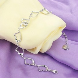 Pulseira Feminina De Titânio Com Banho De Platina E Strass, Modelo Coração, De Renome Mundial