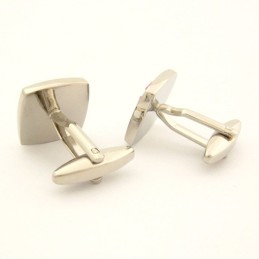 Abotoaduras Elegance Shell Com Listras Diagonais Em Titânio Marfim