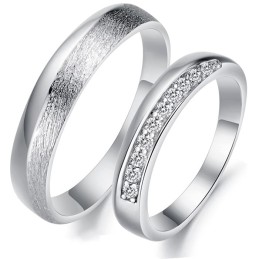 Anel De Titânio Banhado A Platina Feminino De Renome Mundial Para Amantes Com Strass