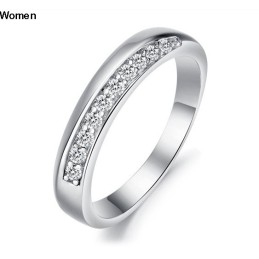 Anel De Titânio Banhado A Platina Feminino De Renome Mundial Para Amantes Com Strass