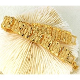 Pulseira Feminina Banhada A Ouro 18K De Renome Mundial