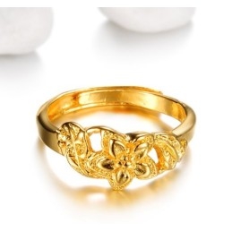 Anel Feminino Banhado A Ouro 18K Com Padrão Floral De Alta Qualidade