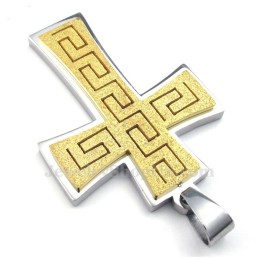 Colar Com Pingente De Cruz De Titânio (Corrente Grátis)