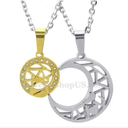 Colar Com Pingente De Casal Em Titânio Dourado Com Lua E Estrelas (Corrente Grátis) (Um Par)