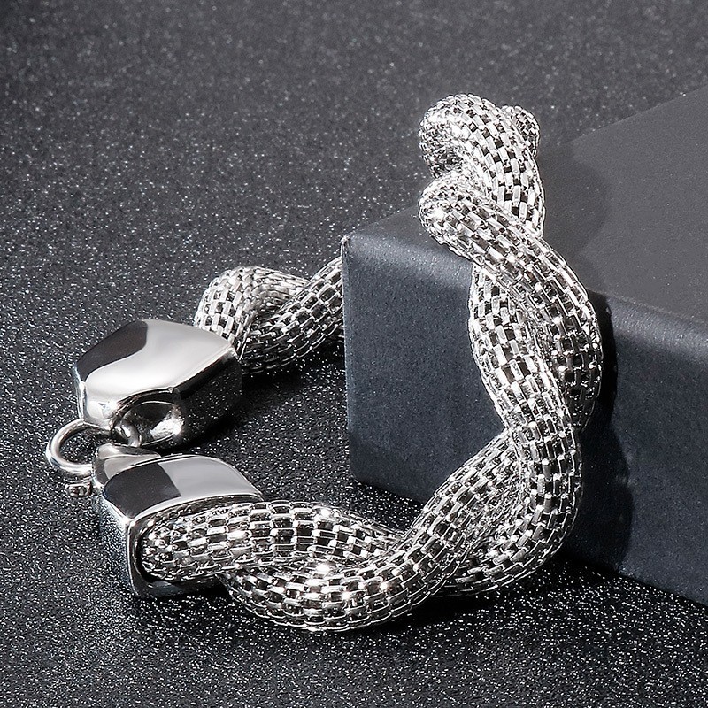 Pulseira Masculina De Corrente De Titânio Com Osso De Cobra Pulseira Masculina De Corrente De Titânio Com Osso De Cobra