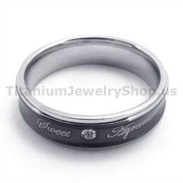 Anel De Titânio Preto Com Diamante E Coração