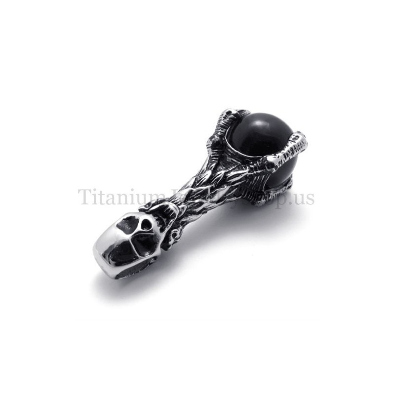 Pingente De Caveira Segurando Uma Gema Negra De Titânio Puro Pingente De Caveira Segurando Uma Gema Negra De Titânio Puro