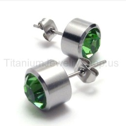 Brincos De Diamante Verde E Titânio Em Tanque De Prata