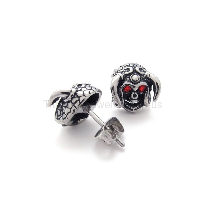 Brincos De Titânio Com Caveira De Gado E Olhos Vermelhos Brincos De Titânio Com Caveira De Gado E Olhos Vermelhos