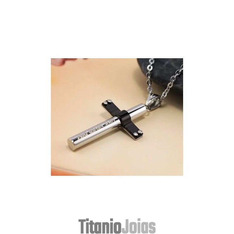 Colar Com Pingentes De Titânio Puro E Cruz Cilindrica Colar Com Pingentes De Titânio Puro E Cruz Cilindrica