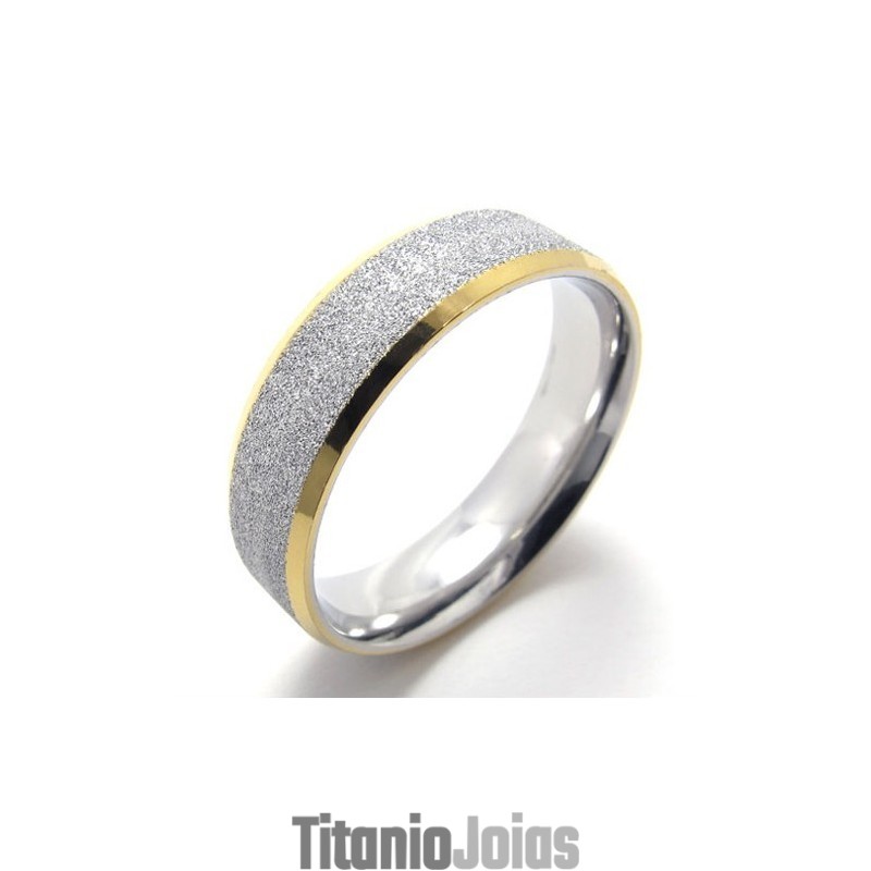 Anel De Titânio Com Pérolas E Detalhes Dourados Anel De Titânio Com Pérolas E Detalhes Dourados