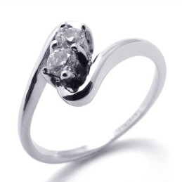 Anel De Titânio Feminino Com Diamante