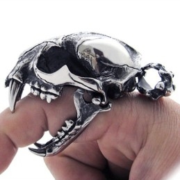 Pingente De Titânio Com Caveira De Dinossauro
